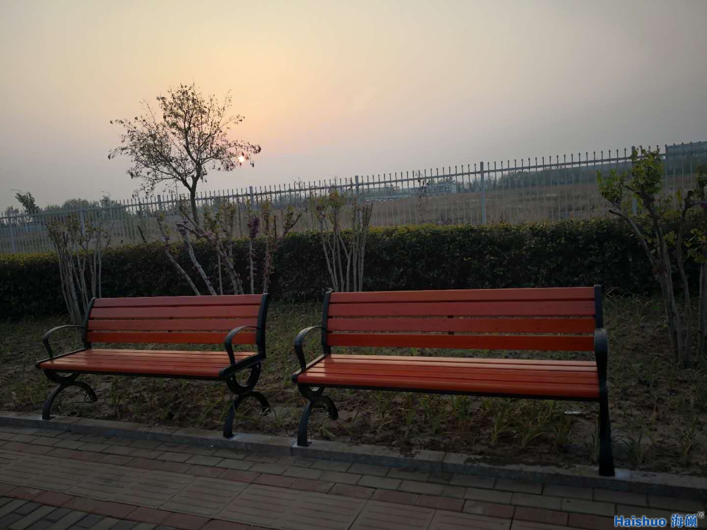 靠背.jpg 靠背.jpg